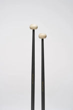 將圖片載入圖庫檢視器 Freer Percussion CW2 – NEW 30mm wood head on tapered carbon fiber shaft
