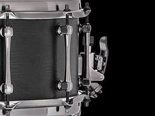 將圖片載入圖庫檢視器 Majestic 14" X 6.5" MAPLE CONCERT BLACK SNARE DRUM

